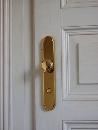 iLoock100 se zakázkovým kováním a pozlazenou čtečkou